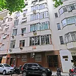 Apartamento 3 Quartos, 2 Minutos Andando Ate A Praia T011